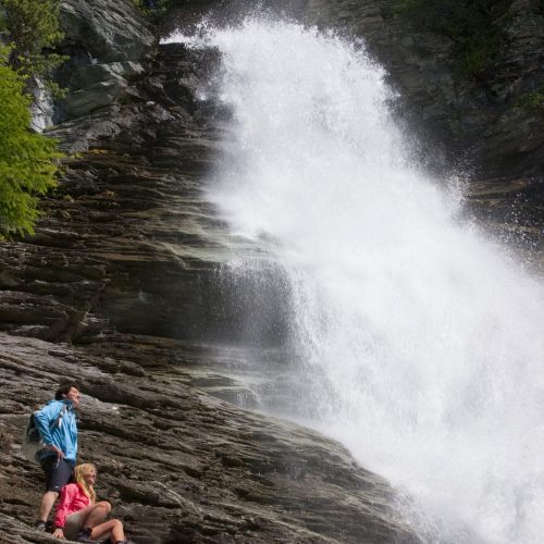 ENGADIN ST. MORITZ- Wanderer am Wasserfall bei Silvaplana.

Hiker at waterfall near Silvaplana

In passeggiata alla cascata, nei pressi di Silvaplana

Copyright by: ENGADIN St. Moritz By-line: swiss-image.ch/Christof Sonderegger